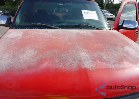 2001 Chevrolet Silverado C1500 из США, поврежденный, VIN 1GCEC14V11E313667